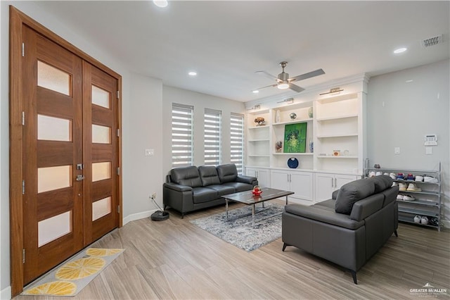 6907 N 11th Ln, Mcallen, TX 78504 - living area featuring a ceiling fan, light wood-style flooring, recessed lighting, and baseboards