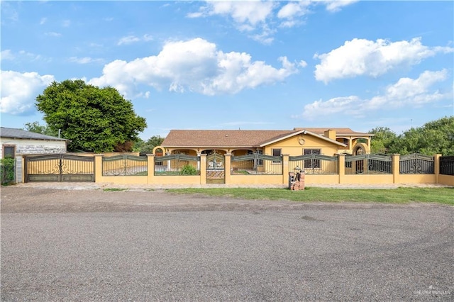 610 N Texas St, Rio Grande City, TX 78582 - photo 1