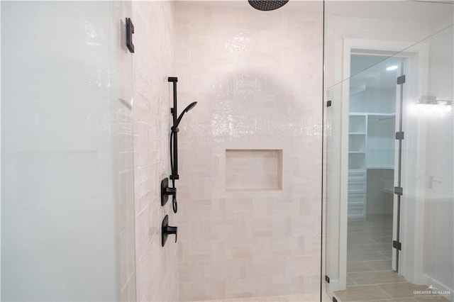 1808 Diplomat Dr, Edinburg, TX 78542 - full bath featuring a shower stall and a spacious closet