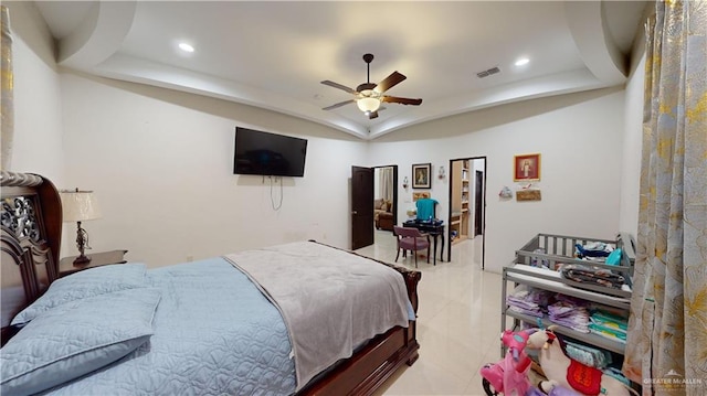 bedroom with ceiling fan