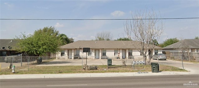 view of front of house