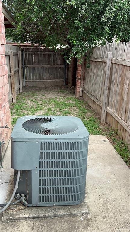 607 Jade St, Edinburg, TX 78541 - photo 3
