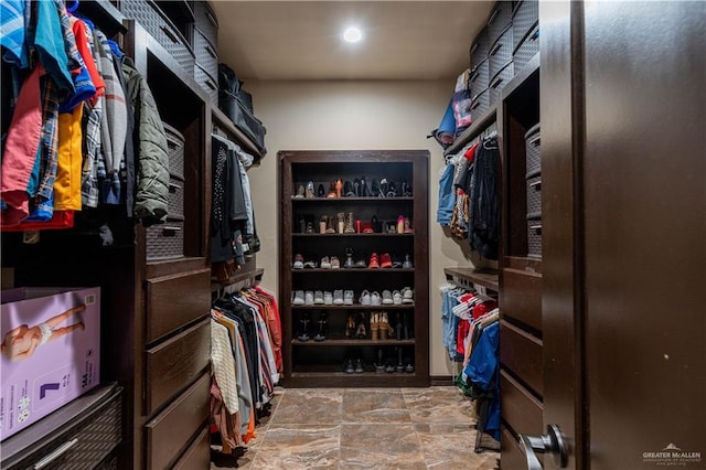 view of spacious closet