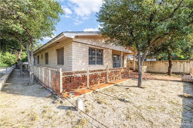 700 E St, Rio Grande City, TX 78582 - photo 3