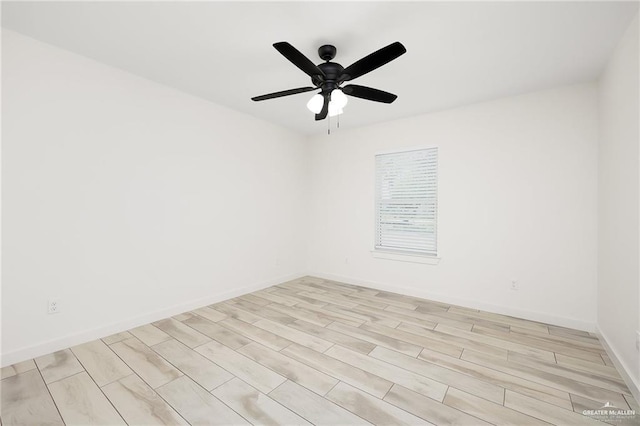 321 E Stubbs St, Edinburg, TX 78539 - unfurnished room with light wood-style floors and ceiling fan