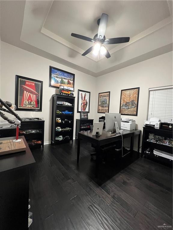 5809 N 3rd St, Mcallen, TX 78504 - office featuring a tray ceiling, a ceiling fan, dark wood finished floors, and baseboards