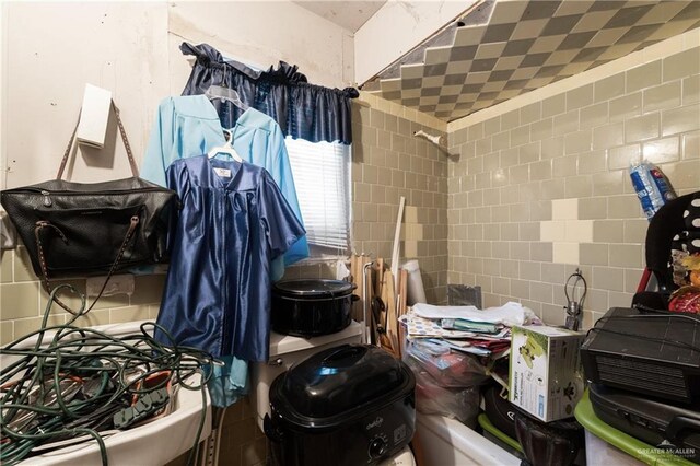 1914 W Barcelona Ave, Harlingen, TX 78550 - interior space