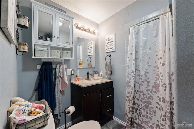 1914 W Barcelona Ave, Harlingen, TX 78550 - full bathroom featuring vanity and curtained shower