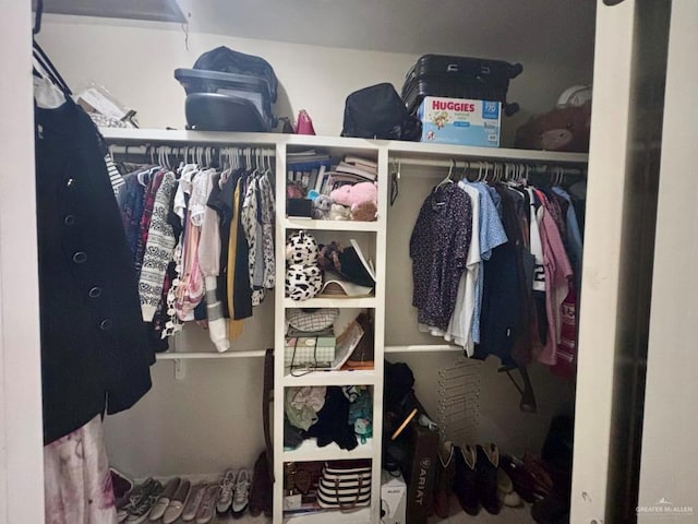 816 Leal St, Mission, TX 78572 - view of closet