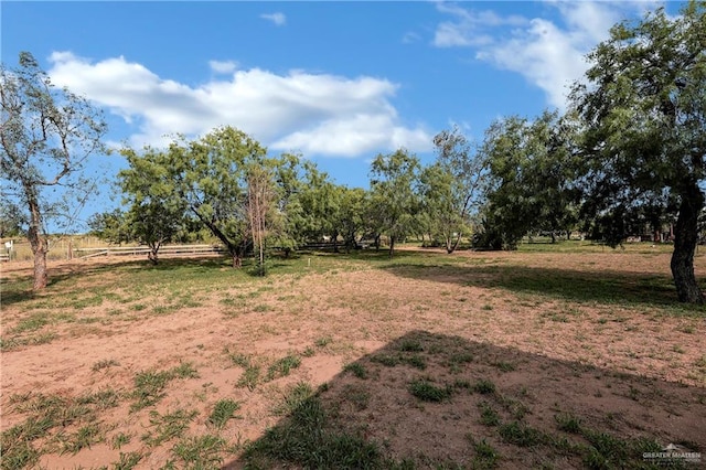 view of yard featuring a rural view