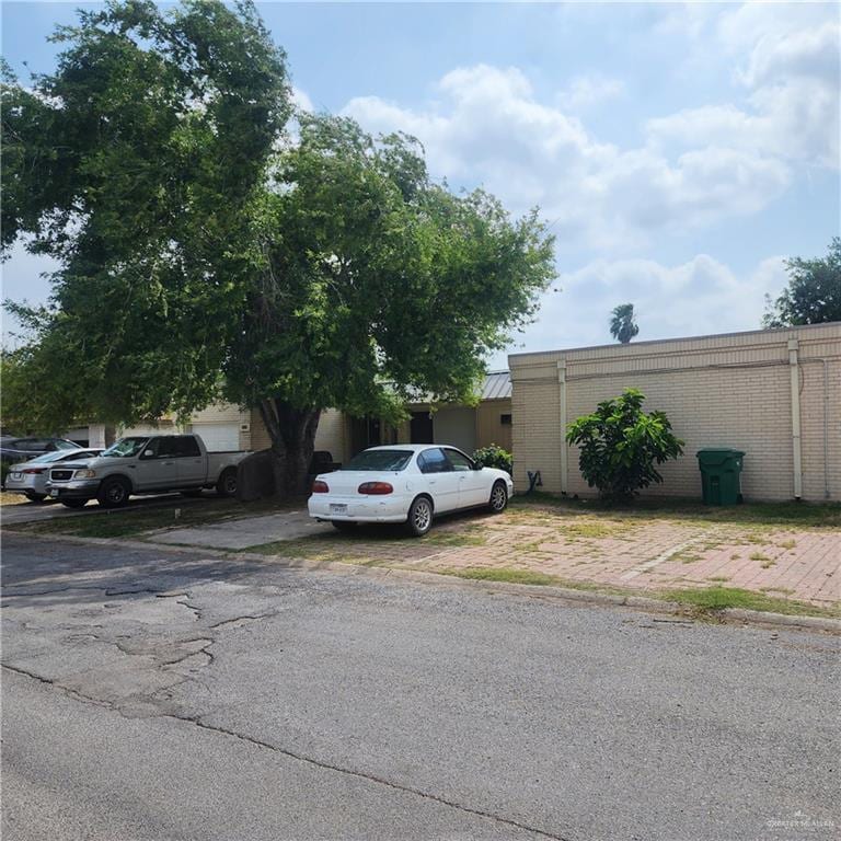 2821 Charlotte Dr, Pharr, TX 78577 - photo 3
