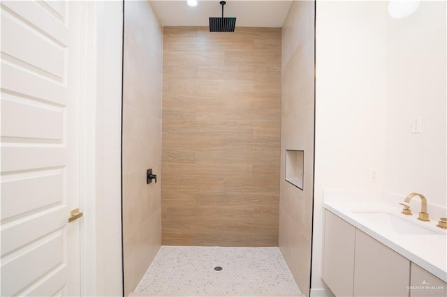 2607 Cottonwood St, Mission, TX 78574 - full bath with tiled shower and vanity