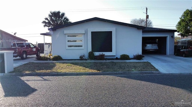 view of front facade with a garage