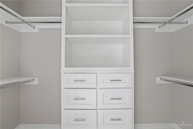 2005 Lime St, San Juan, TX 78589 - view of walk in closet