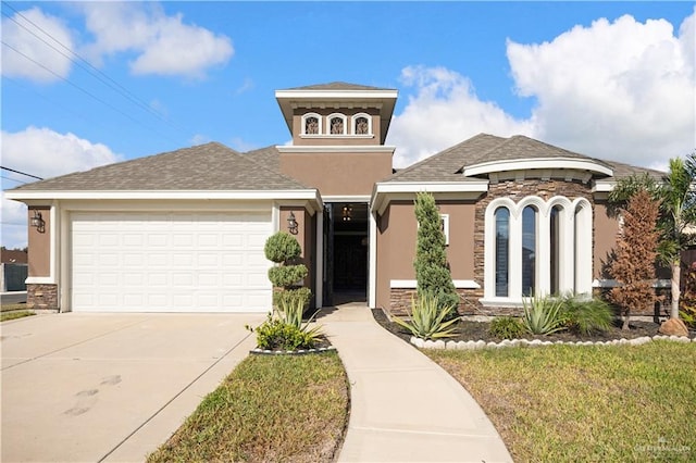 view of front of house featuring a garage