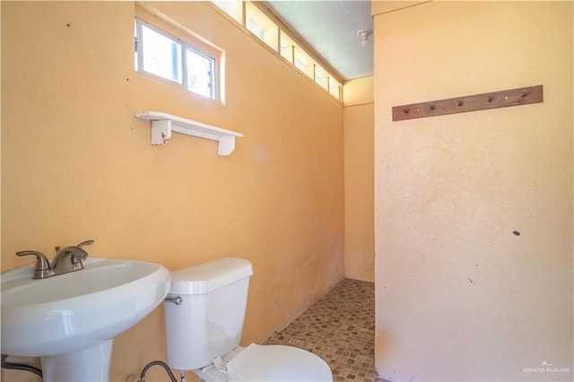 3109 Raul Gonzalez Dr, Mercedes, TX 78570 - full bath with toilet and a shower
