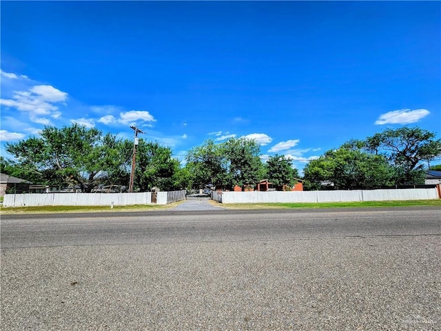 508 N Monmack Rd, Edinburg, TX 78541 - photo 2