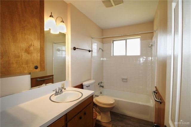 bedroom featuring carpet floors, baseboards, and a ceiling fan