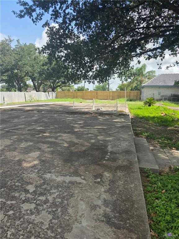 2210 W Monte Cristo Rd W, Edinburg, TX 78541 - view of yard