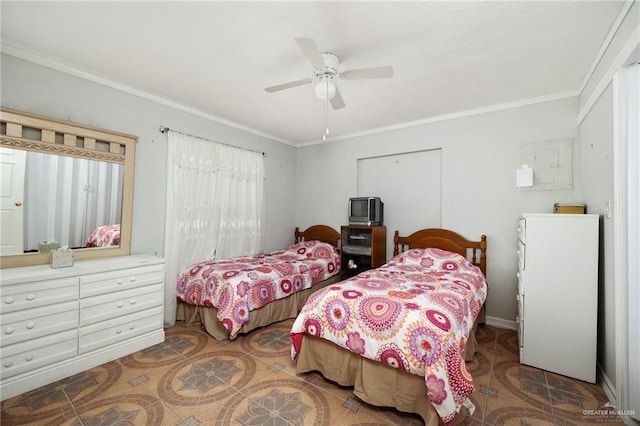 bedroom featuring ceiling fan and crown molding