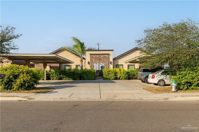 view of front of property