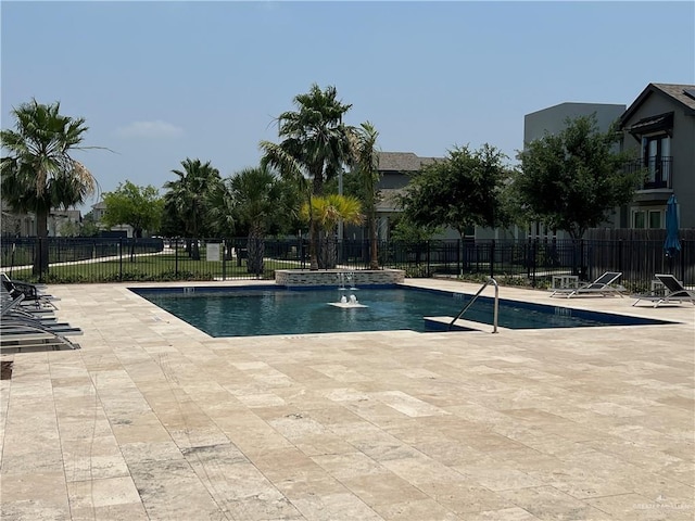 10228 N 14th St, Mcallen, TX 78504 - community pool with a patio