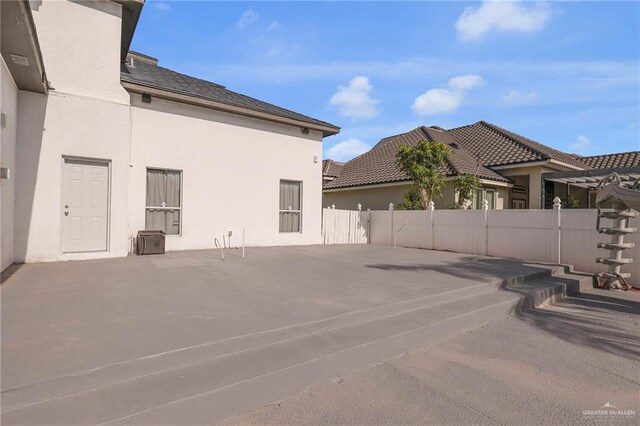3207 E San Luis Cir, Mission, TX 78573 - exterior space with fence