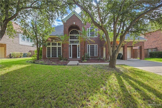 view of front of house with a front lawn