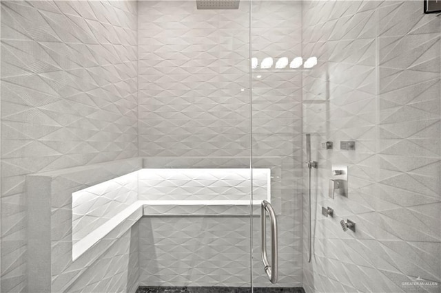 3313 Showboat Dr, Edinburg, TX 78541 - full bathroom with a tile shower