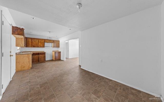 2443 E Harrison St, Brownsville, TX 78520 - photo 5