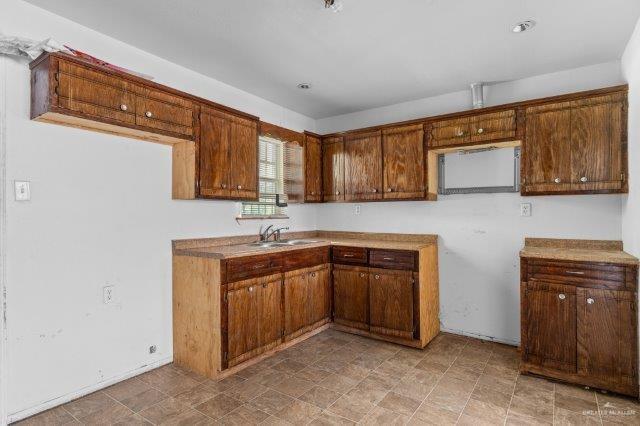 2443 E Harrison St, Brownsville, TX 78520 - photo 7