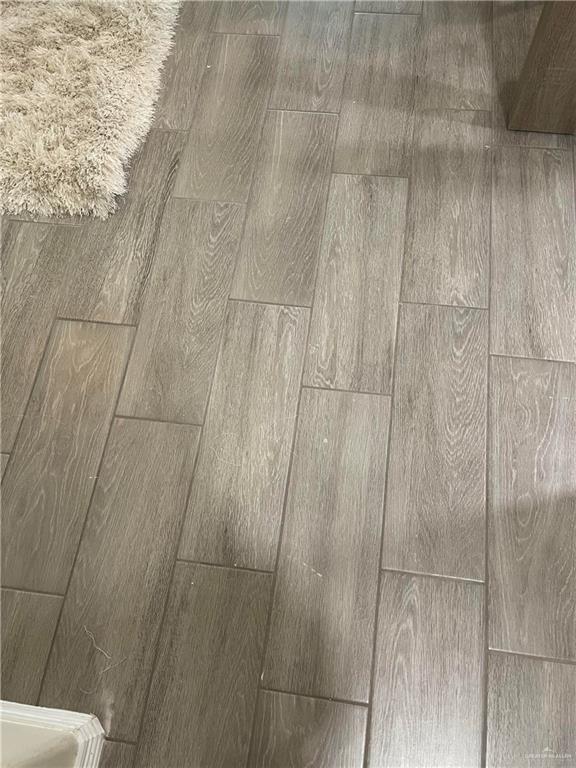 4905 N Hiawatha Dr, Pharr, TX 78577 - detailed view of wood finish floors