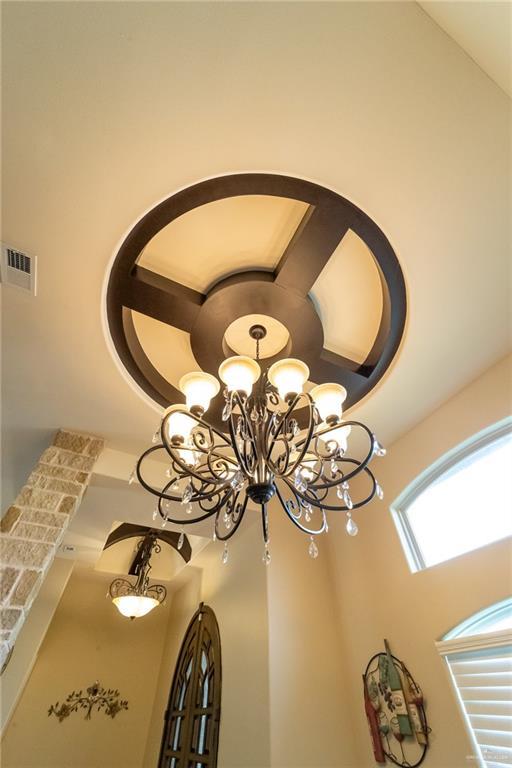 816 Samaria St, Weslaco, TX 78596 - detailed view of a chandelier
