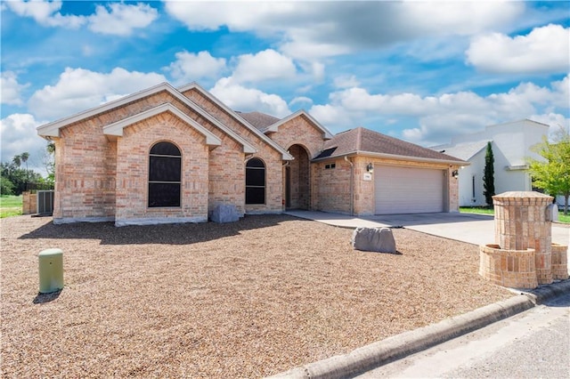 2306 Lake View Dr, Mission, TX 78572 - photo 2