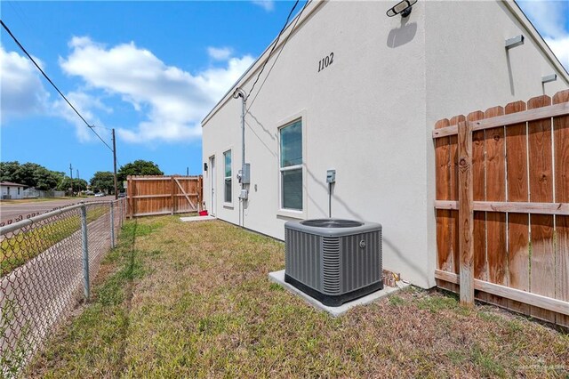 122 N 21st Ave, Edinburg, TX 78541