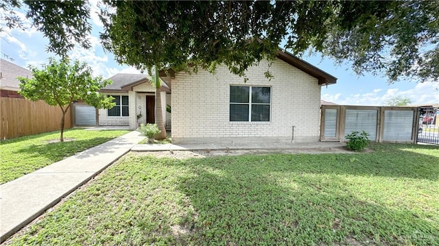 view of front of house featuring a front yard