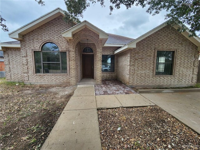 2013 Diamond Head Ave, Mission TX, 78557, 3 bedrooms, 2 baths house for sale