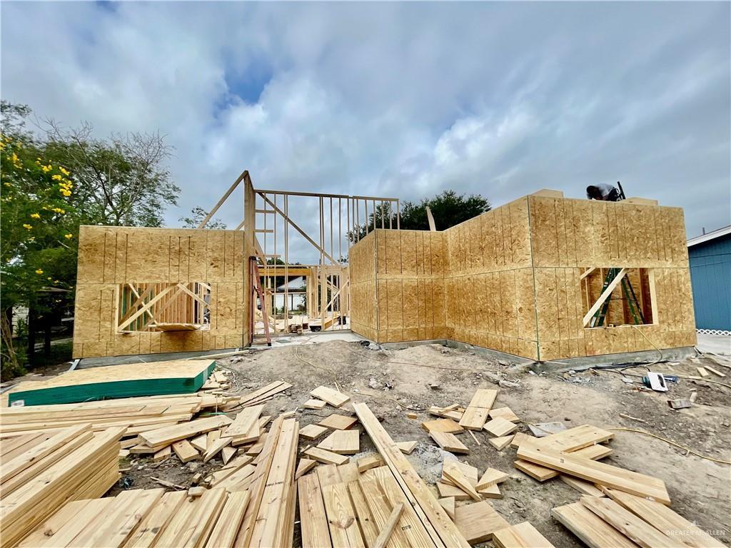 1634 Roosevelt St, Brownsville, TX 78521 - view of property's community