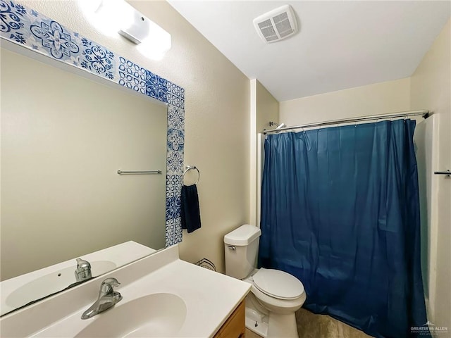 5024 Heron Ave, Mcallen, TX 78504 - bathroom with vanity and curtained shower