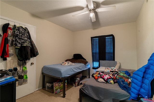 bedroom with ceiling fan