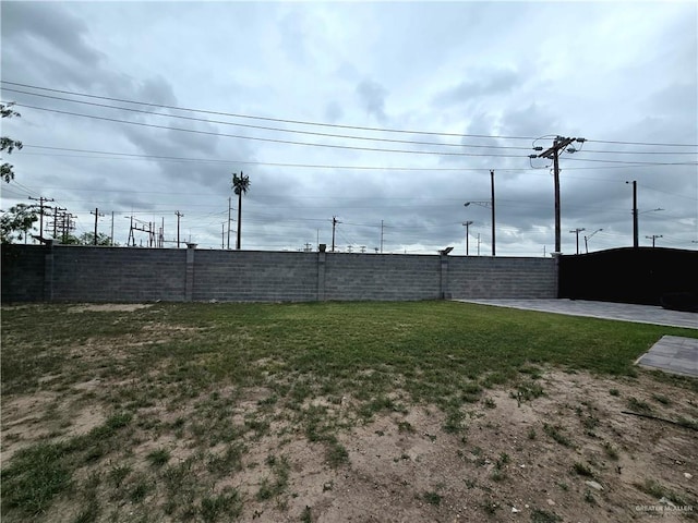 7313 N 25th Ln, Mcallen, TX 78504 - view of yard with fence