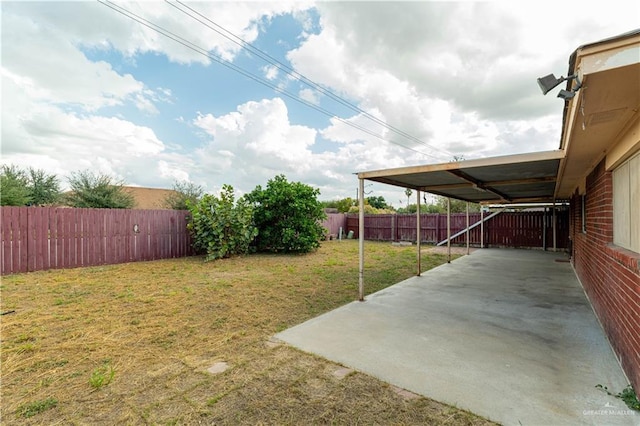 view of yard featuring a patio