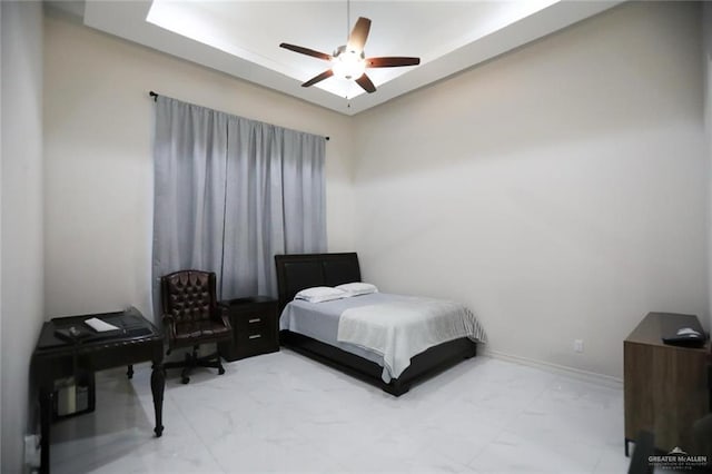 bedroom with ceiling fan