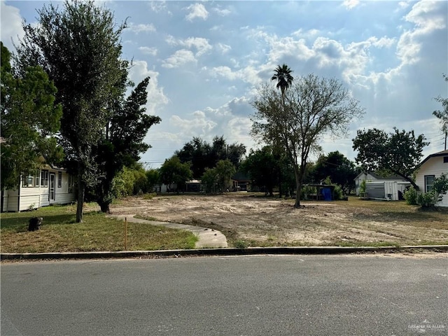 421 W Cherokee Ave, Pharr, TX 78577 - photo 2