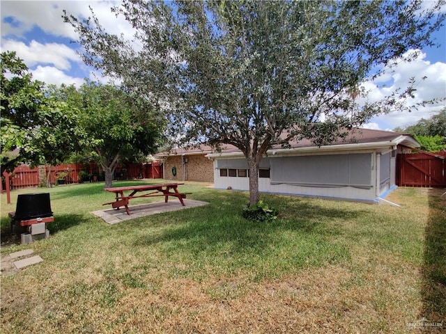 view of yard with a patio area