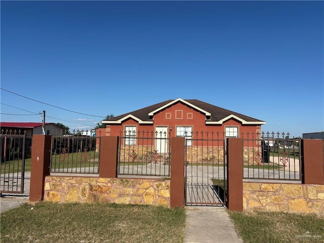 16400 Mcalister Ave, Edinburg, TX 78541 - gate featuring a fenced front yard