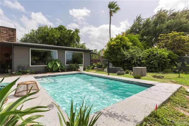 view of swimming pool