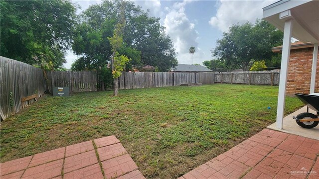 6200 N 31st St, Mcallen, TX 78504 - view of yard with a patio area
