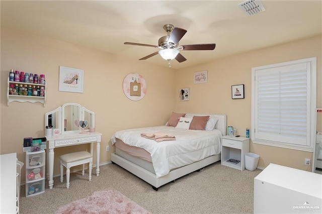 bedroom featuring ceiling fan