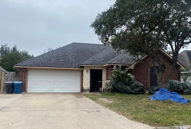 view of front facade featuring a garage